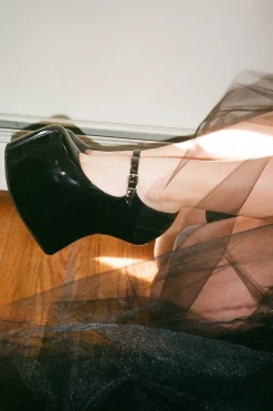 Shop APRES-12 Closed Toe