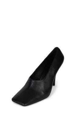 Clearance NATALYA Pumps